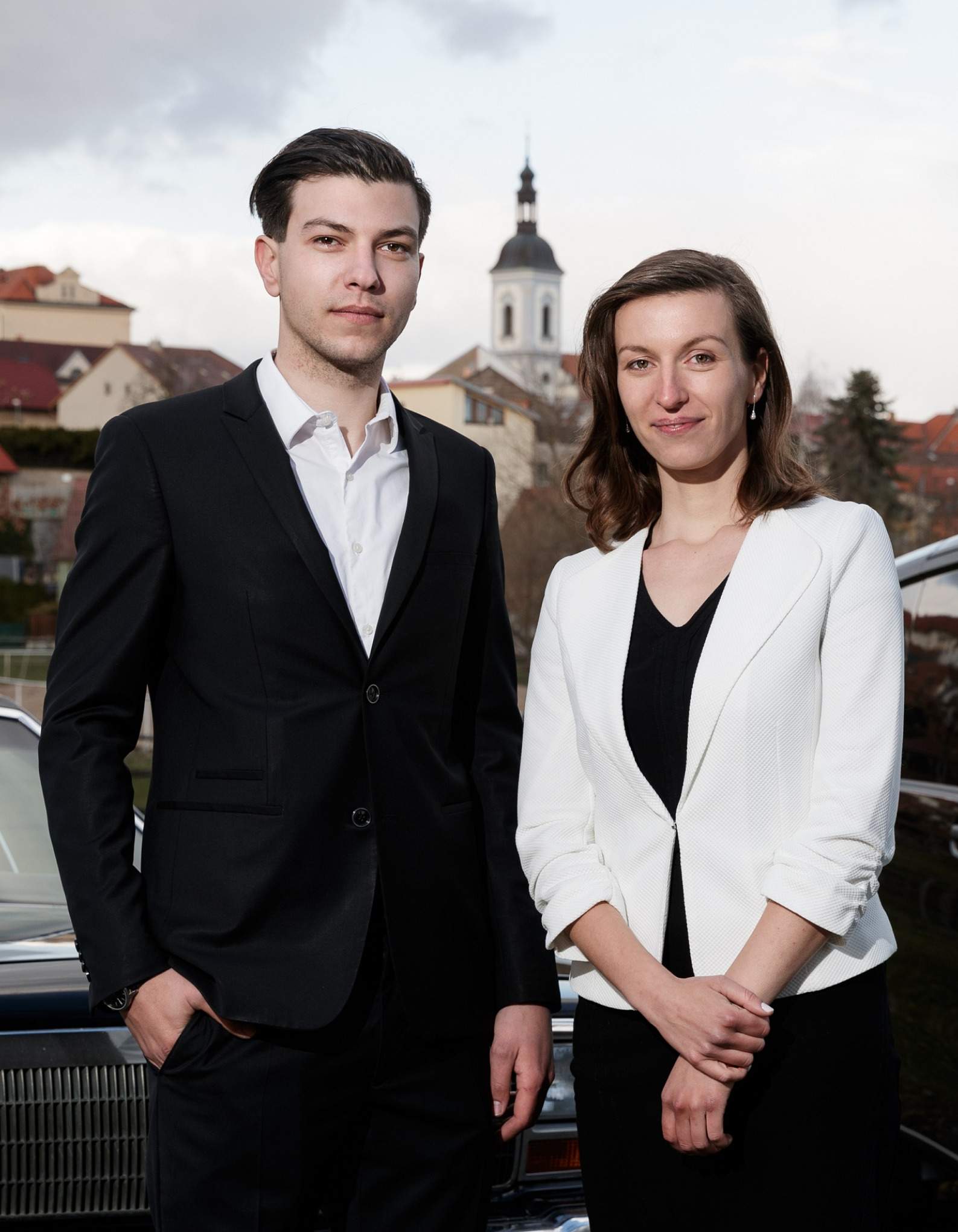 sourozenci Sommerovi vedoucí rodinnou pohřební službu