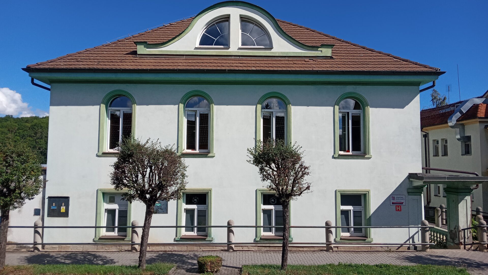 Budova Základní školy Žebrák, Hradní 67